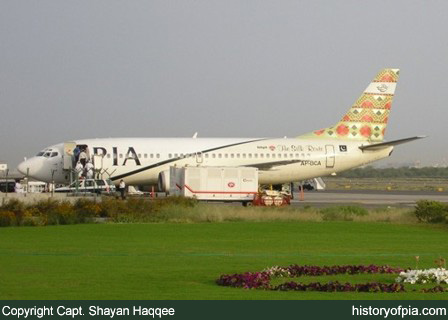 PIA Boeing 737-300