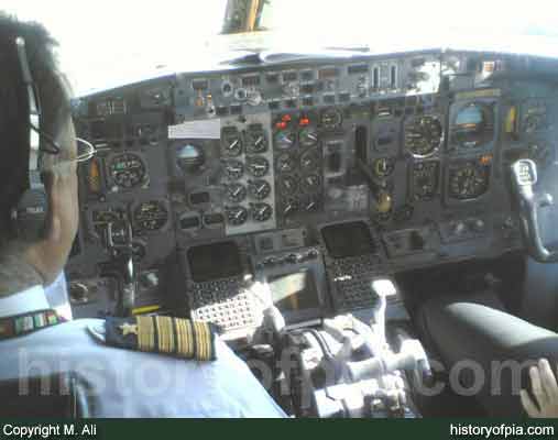 PIA Boeing 737-300