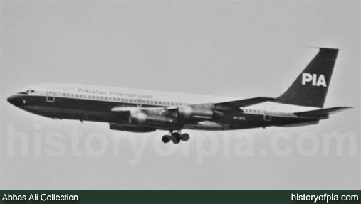 PIA Boeing 720-040B