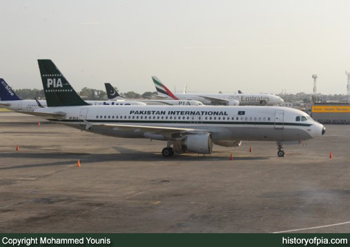 PIA Airbus A320-214