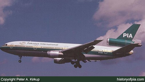 PIA McDonnell Douglas DC-10-30