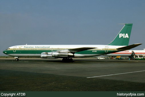 PIA Boeing 707-340C