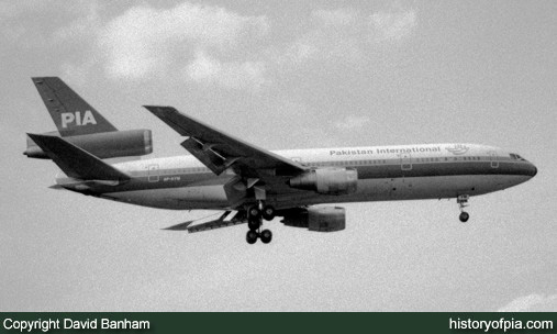 PIA McDonnell Douglas DC-10-30