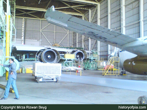 PIA Boeing 747-240B (SCD)