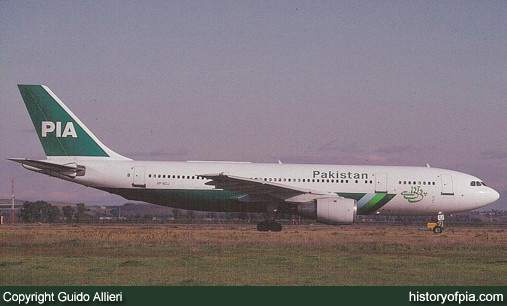 PIA Airbus A300B4-203