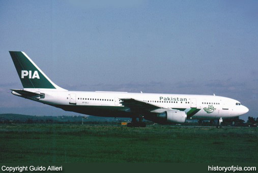 PIA Airbus A300B4-203