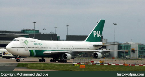 PIA Boeing 747-217B