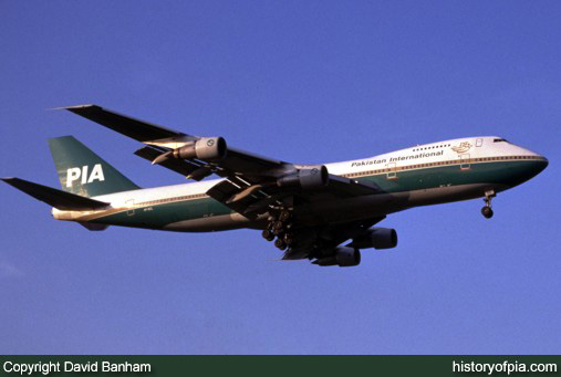 PIA Boeing 747-217B