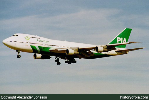 PIA Boeing 747-217B