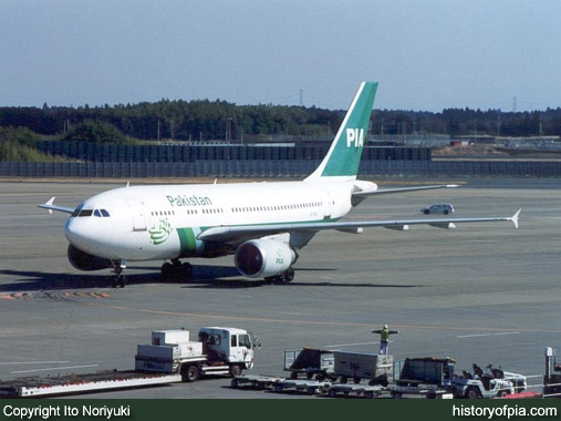 PIA Airbus A310-308