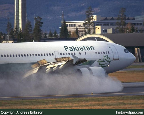 PIA Airbus A310-308