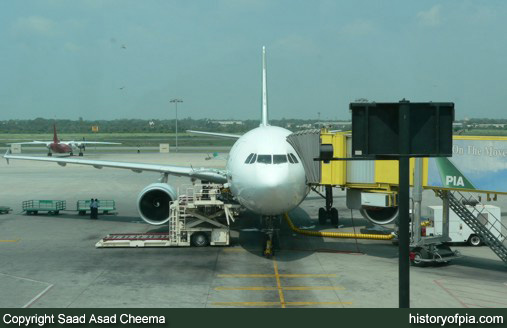 PIA Airbus A310-308