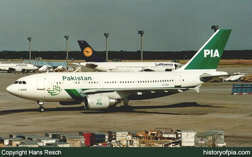 PIA Airbus A310-308