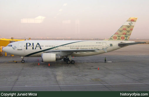 PIA Airbus A310-308