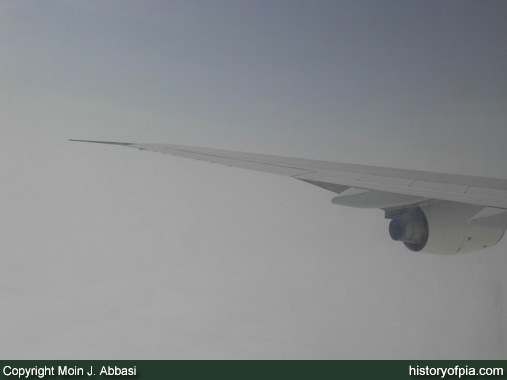 PIA Boeing 747-367
