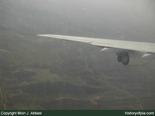 PIA Boeing 747-367