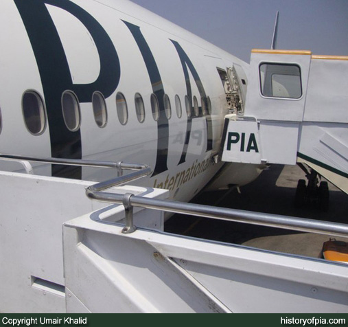 PIA Boeing 777-240ER