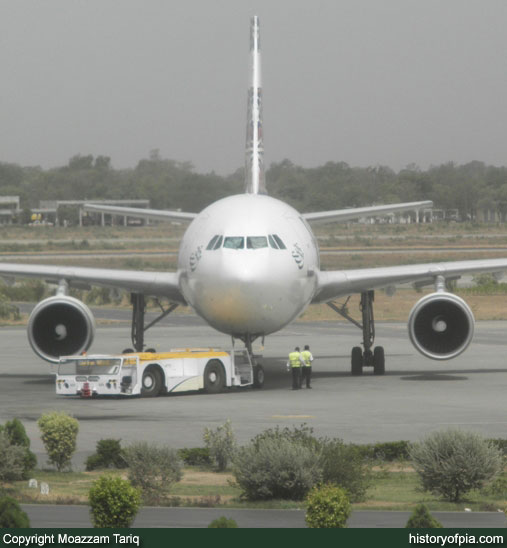 PIA Airbus A310-324ET