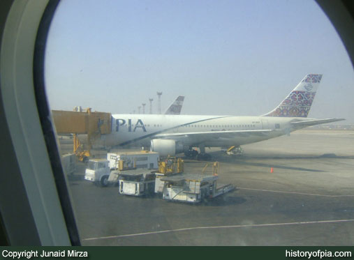 PIA Airbus A310-324ET