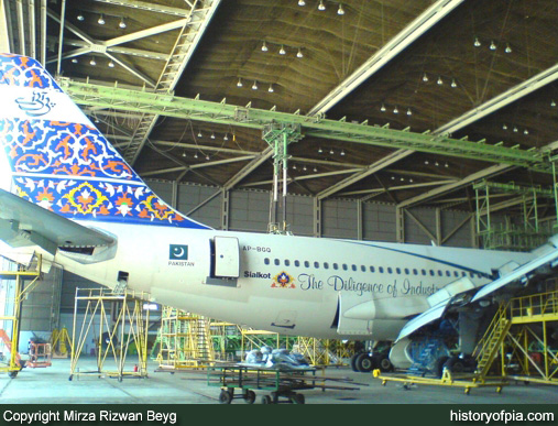 PIA Airbus A310-325ET