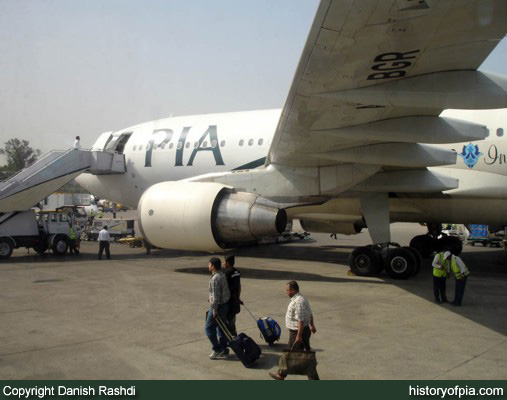 PIA Airbus A310-325ET