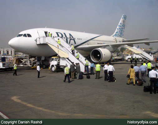 PIA Airbus A310-325ET