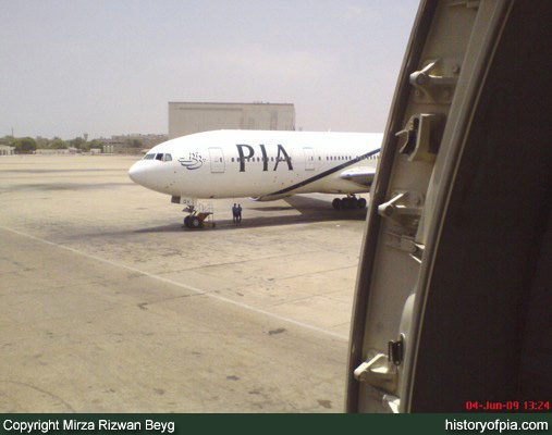 PIA Boeing 777-240LR