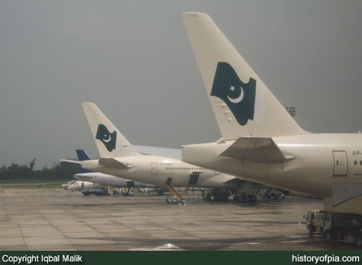 PIA Boeing 777-240LR