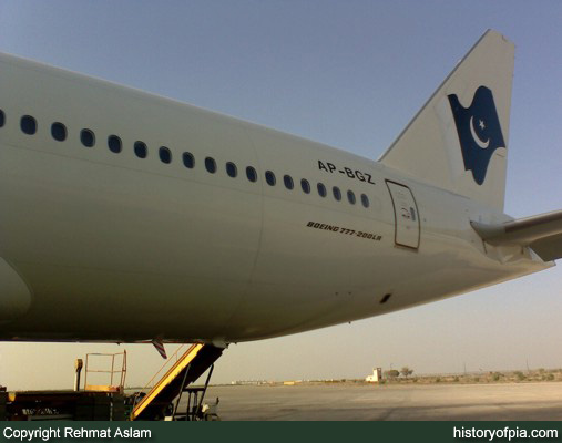 PIA Boeing 777-240LR