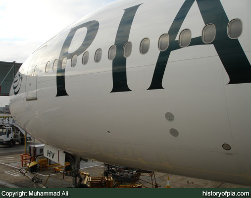 PIA Boeing 777-340ER