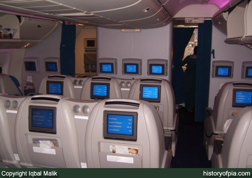PIA Boeing 777-340ER