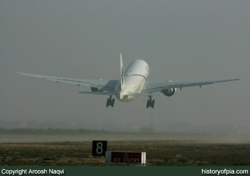 PIA Boeing 777
