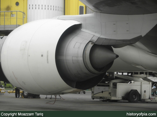 PIA Boeing 777