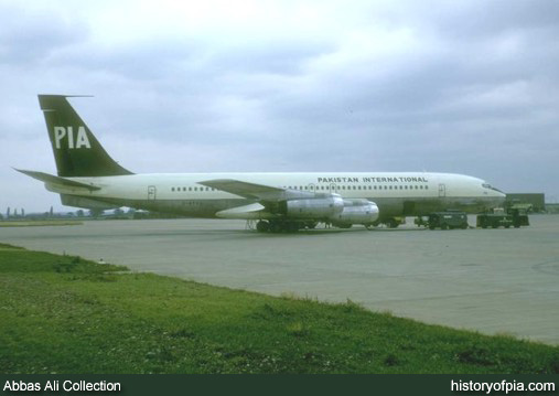 PIA Boeing 707-321